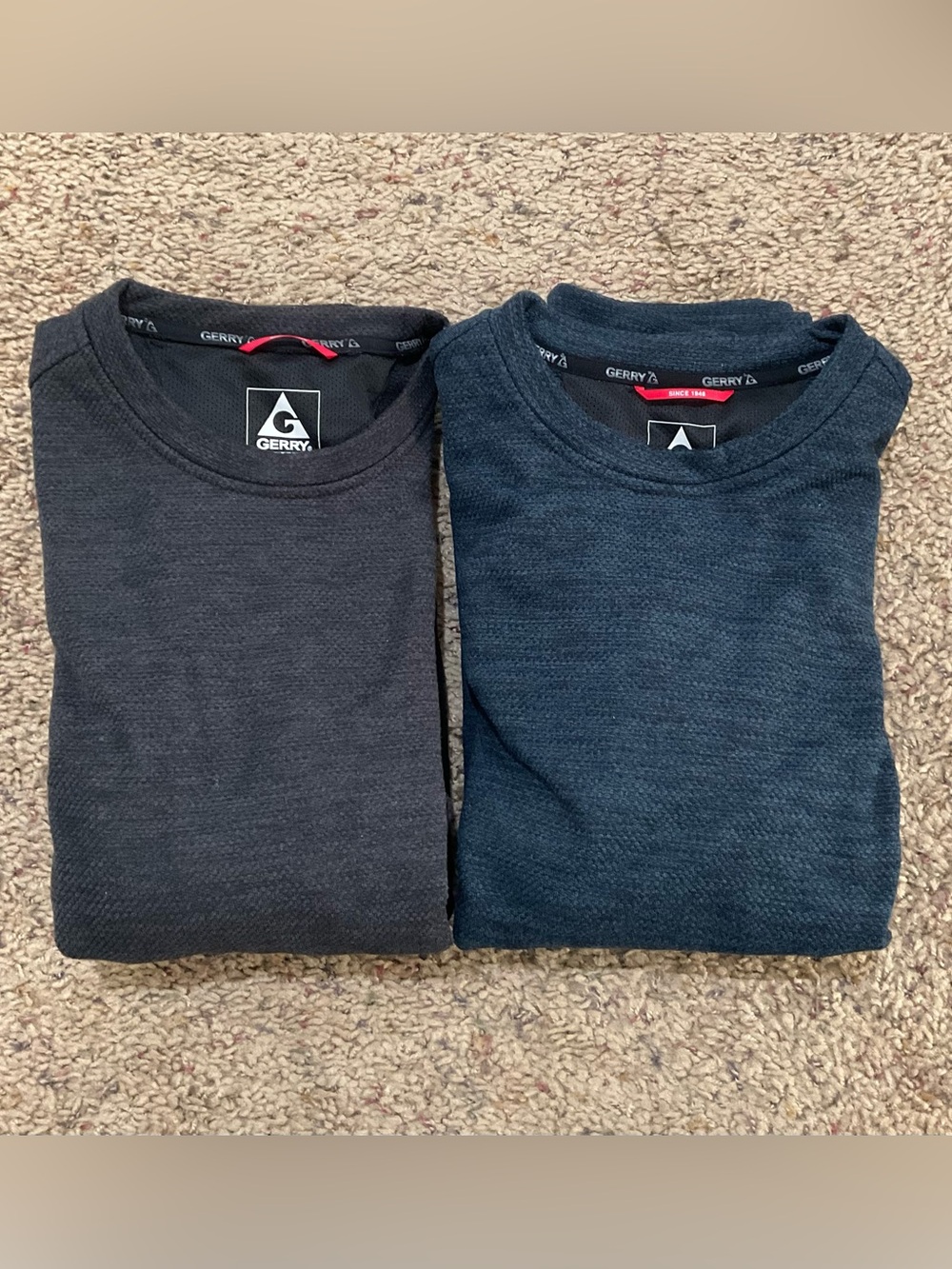 Lot Of 2 Gerry Men's Medium Textured Stretch Fleece Crewneck Sweatshirts